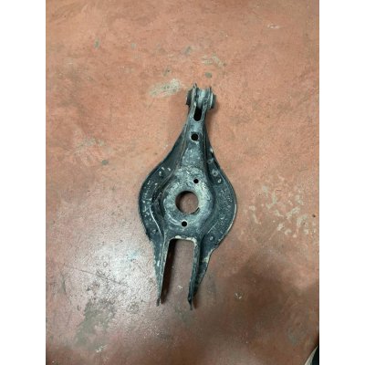 688469401 / 6884694 BMW 3 SERİSİ G20 G22 ARKA TABLA | MOTOLAND