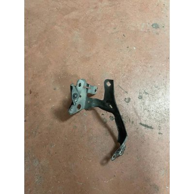 734961819 / 7349618 BMW 5 SERİSİ G30 KANAT MONTAJ BRAKETİ